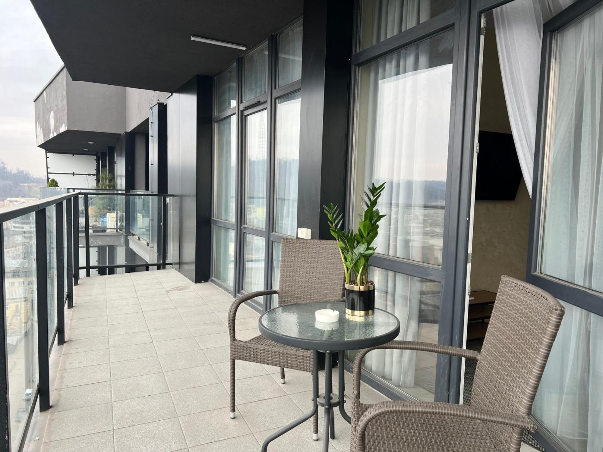 Apartments Vip Avalon إلفيف المظهر الخارجي الصورة